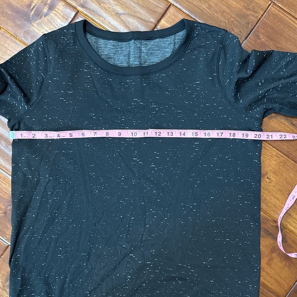 Lululemon long sleeve top - Picture 3 of 5